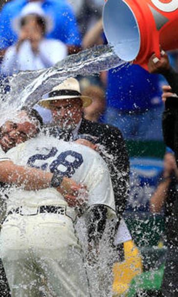 Morales smacks 2-run walk-off homer, KC beats Brav